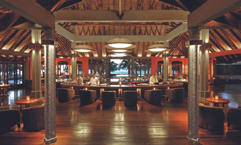 Flook Friday Dream Deal for Family of 4 to Mauritius: 5 Night Play & Stay at 5* Dinarobin Beachcomber Golf Resort & Spa + Flights + Breakfast + Dinner from less than R20 999 Per Person