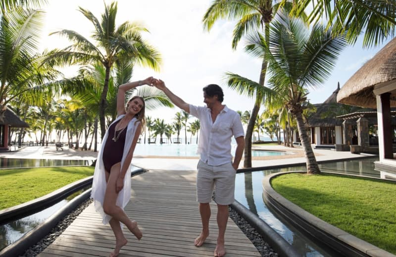 Flook Friday Dream Deal for Family of 4 to Mauritius: 5 Night Play & Stay at 5* Dinarobin Beachcomber Golf Resort & Spa + Flights + Breakfast + Dinner from less than R20 999 Per Person