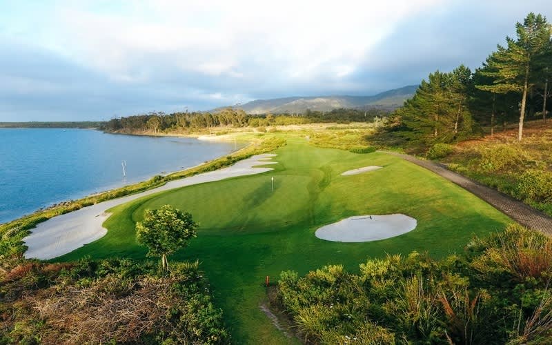 Arabella Golf Club: 4-Ball + Carts - only R3 999!
