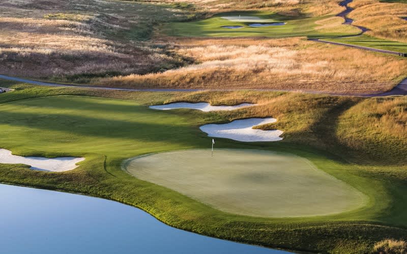 Roaming Rome Golf Tour: 7 nights for 2 at the 4* Hotel Ripa in Trastevere + 4 Rounds of Golf at Rome’s Top Courses!