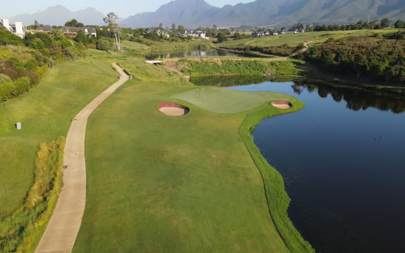 The Flook Fancourt Experience: 2 Nights for 2 in a Luxury Room & Golf at Montagu + Outeniqua + The Links Experience + Breakfasts + Dinner Voucher to the New Amanita Restaurant for less than R3 000pp per night!