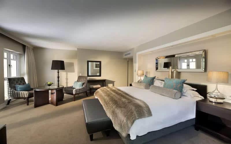The Flook Fancourt Experience: 2 Nights for 2 in a Luxury Room & Golf at Montagu + Outeniqua + The Links Experience + Breakfasts + Dinner Voucher to the New Amanita Restaurant for less than R3 000pp per night!