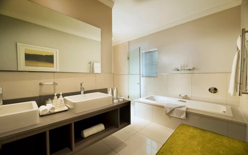 The Flook Fancourt Experience: 2 Nights for 2 in a Luxury Room & Golf at Montagu + Outeniqua + The Links Experience + Breakfasts + Dinner Voucher to the New Amanita Restaurant for less than R3 000pp per night!