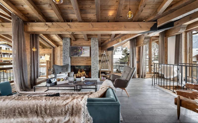 Luxury Duplex 4 Bedroom Apartment in Val D'Isere France: 1 week for up to 6 adults and 4 children from only R196 449