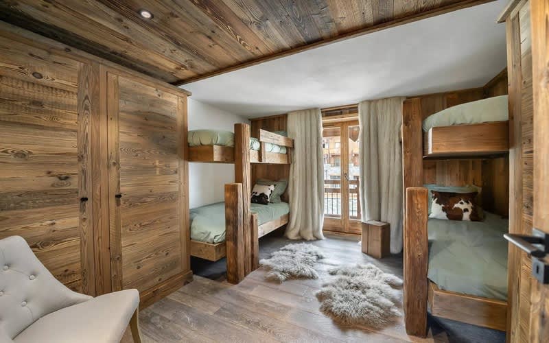 Luxury Duplex 4 Bedroom Apartment in Val D'Isere France: 1 week for up to 6 adults and 4 children from only R196 449