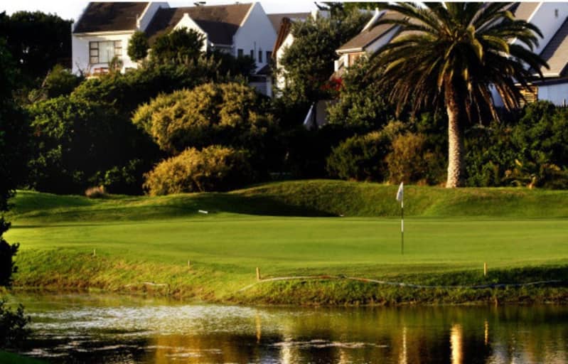 St Francis Links Golf Tour: 2 Night stay for 2 at St Francis Golf Lodge + Breakfasts + 2 Rounds on St Francis Links + Carts + 1 Round with Carts at Humewood Golf Club