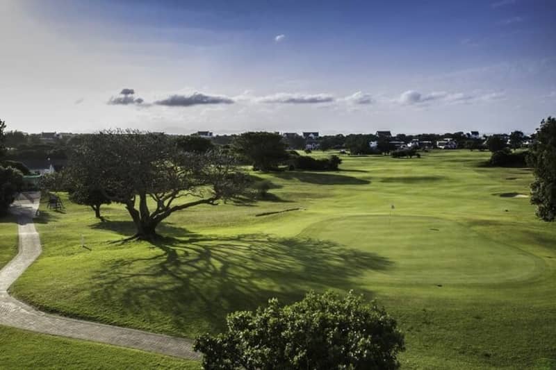 St Francis Links Golf Tour: 2 Night stay for 2 at St Francis Golf Lodge + Breakfasts + 2 Rounds on St Francis Links + Carts + 1 Round with Carts at Humewood Golf Club