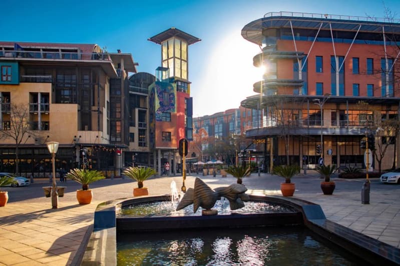 Marriott Hotel Melrose Arch - 2 Night Weekend Stay for 2 + 2-Ball at Royal JHB East & West Courses