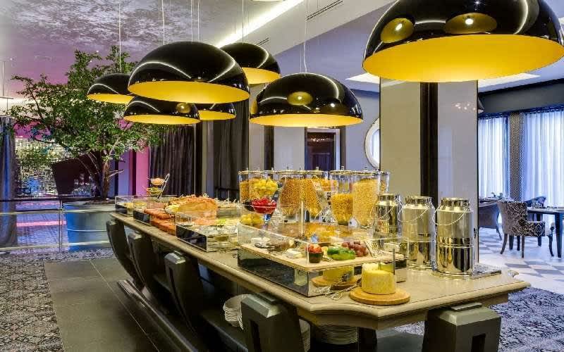 African Pride Melrose Arch - 2 Night Weekend Stay for 2 + Golf at Royal JHB East & West