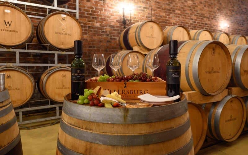 Webersburg Wine Estate – 2 Night Stay for up to Six Golfers – 1 to 3 Bedroom Luxury Rooms Available + 18 Holes with a Cart at Erinvale Golf Club from R1 771 pp sharing per night!