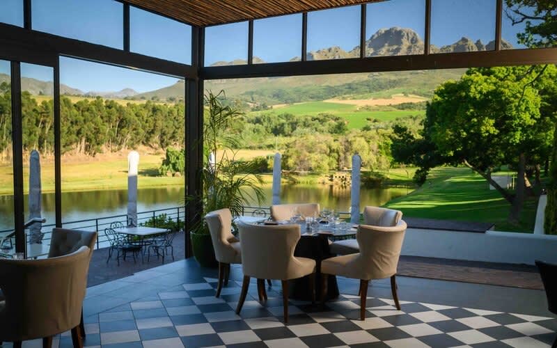 Webersburg Wine Estate – 2 Night Stay for up to Six Golfers – 1 to 3 Bedroom Luxury Rooms Available + 18 Holes with a Cart at Erinvale Golf Club from R1 771 pp sharing per night!