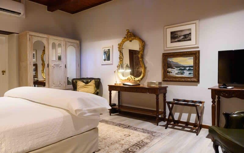 Webersburg Wine Estate – 2 Night Stay for up to Six Golfers – 1 to 3 Bedroom Luxury Rooms Available + 18 Holes with a Cart at Erinvale Golf Club from R1 771 pp sharing per night!