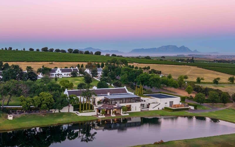 Webersburg Wine Estate – 2 Night Stay for up to Six Golfers – 1 to 3 Bedroom Luxury Rooms Available + 18 Holes with a Cart at Erinvale Golf Club from R1 771 pp sharing per night!