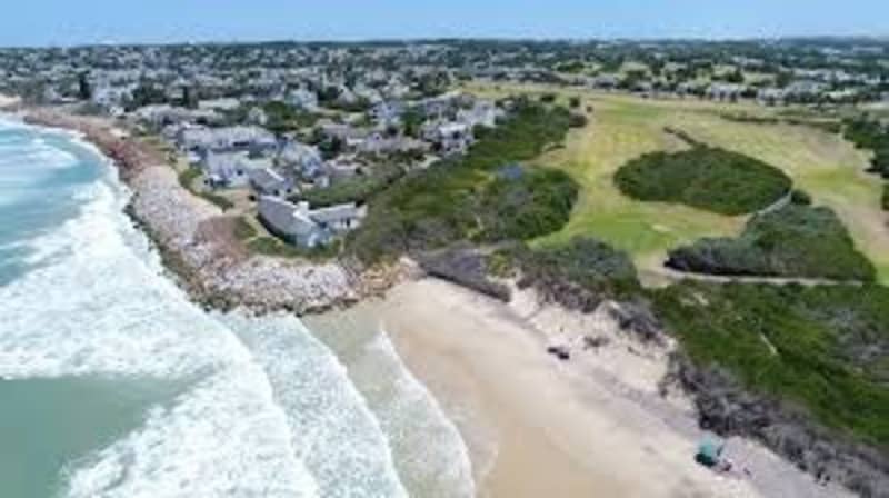 St Francis Bay Golf Club 18 Hole Links — 2-Ball + Cart For Only R1 399!
