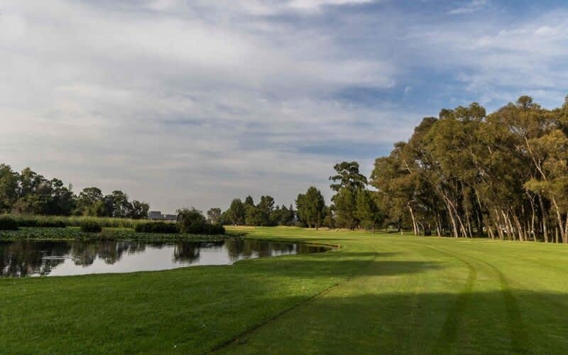 Benoni Country Club: 2-Ball + Shared Cart - only R1 099!