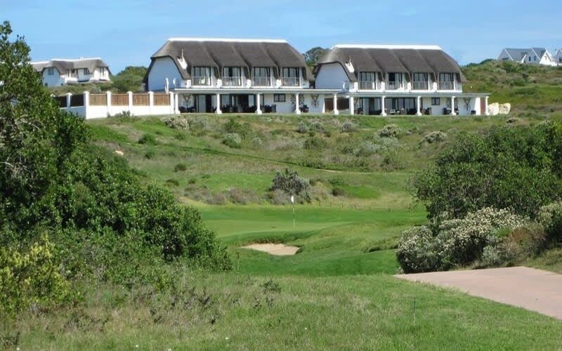 St Francis Links Golf Tour: 3 Nights at St Francis Golf Lodge + Breakfasts + 3 Rounds + Carts - only R8 989 pp sharing!
