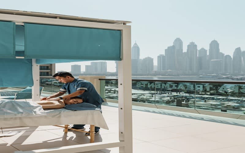 Race to Dubai 2026: 5 Night Premium Package at the Hilton Dubai The Palm Hotel + 3 Championship Rounds + Carts at Emirates Majilis Course, Dubai Creek and Jumeirah Earth for only R49 625pp sharing!