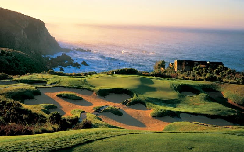 Pezula Villa Special: 1 Night Stay in 2 Bedroom Golf Villa for 2 + 2-Ball at Pezula + 2 Ball at Simola with Shared Cartfor less than R3 520pp!