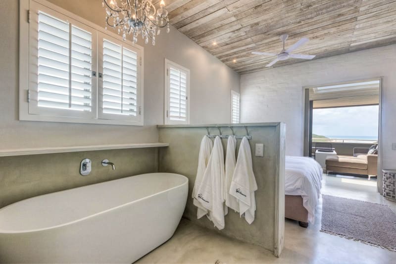 Kenton On Sea, The House Quarters 1 Night Luxury Stay for 2/4 people + Breakfast from less than R879 pp / night!