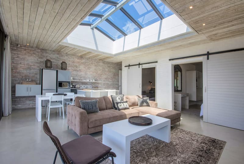 Kenton On Sea, The House Quarters 1 Night Luxury Stay for 2/4 people + Breakfast from less than R879 pp / night!