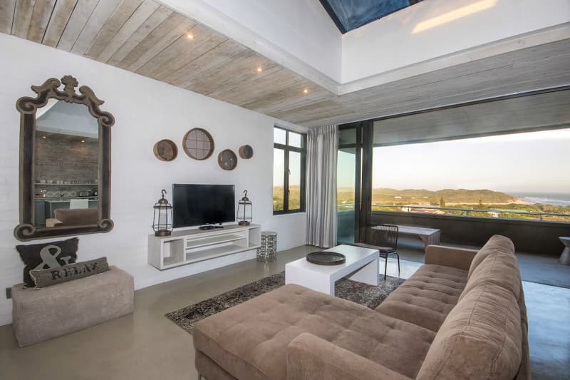 Kenton On Sea, The House Quarters 1 Night Luxury Stay for 2/4 people + Breakfast from less than R879 pp / night!