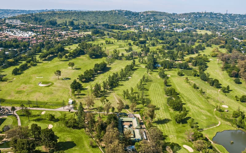 HUDDLE PARK GOLF CLUB: 4-ball only R989!