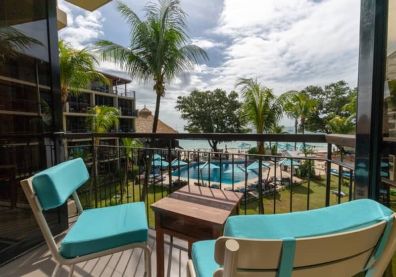 Flash Sale! 4* Coral Strand Hotel Seychelles: 5 Nights + Flights & Breakfast daily from only R20 955 per Person Sharing