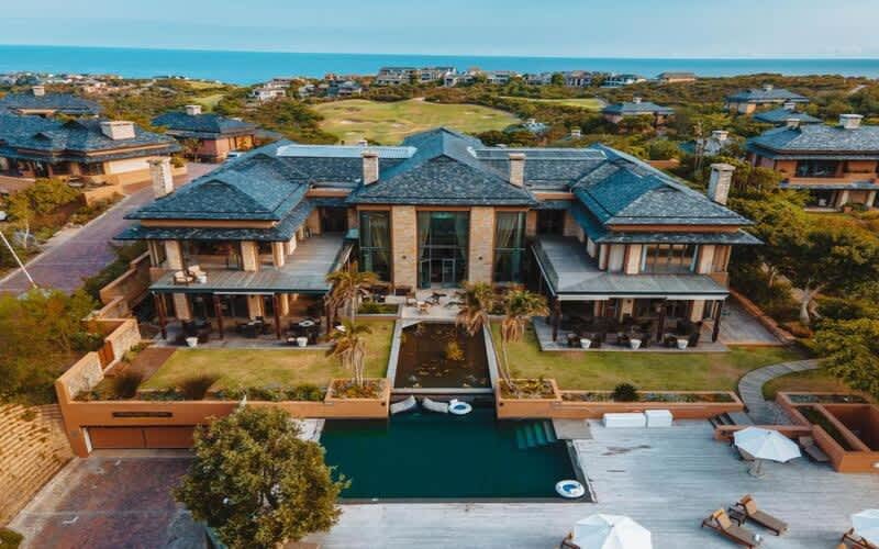 PEZULA NATURE RETREAT: 1 Night stay for 2 in a Nature Large Suite with a Wood Fired Hot Tub including Dinner, Bed & Breakfast + 18 Holes with Shared Cart
