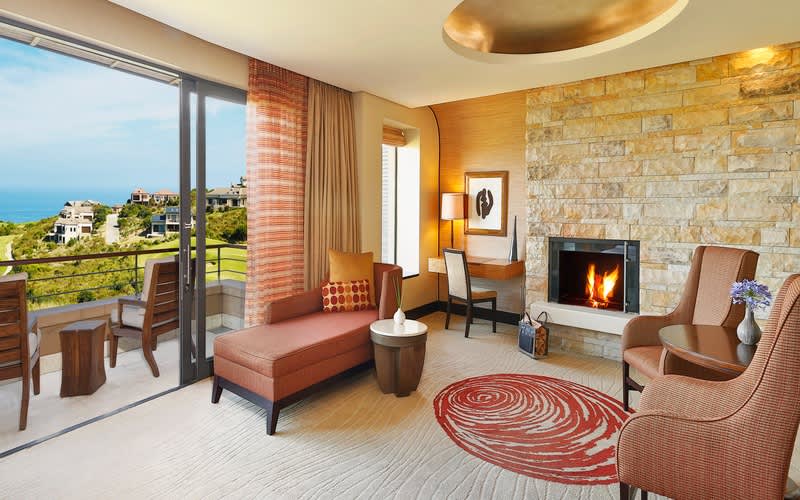 PEZULA NATURE RETREAT: 1 Night stay for 2 in a Nature Large Suite with a Wood Fired Hot Tub including Dinner, Bed & Breakfast + 18 Holes with Shared Cart
