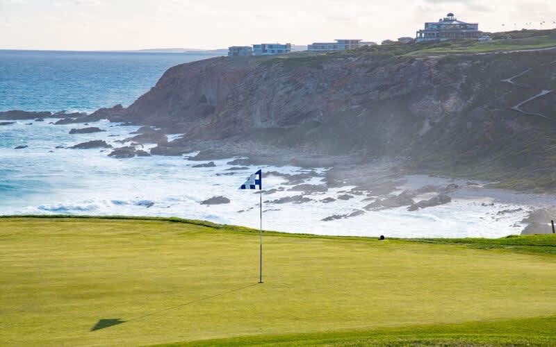 Pinnacle Point Golf Club: 4-Ball + Carts for less than R850pp!