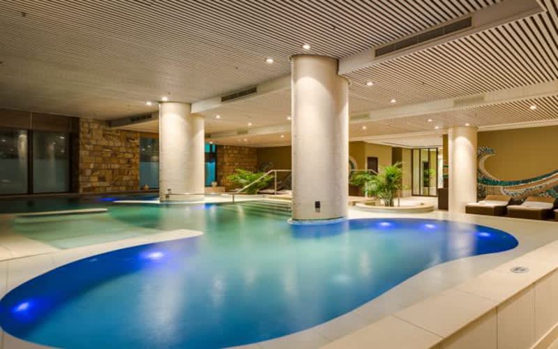 Arabella Hotel Indulgence Special! Stay, Dine & Spa: 1 Night for 2 + Dinner at Jamani to value of R900 + Breakfast for only R4 199!