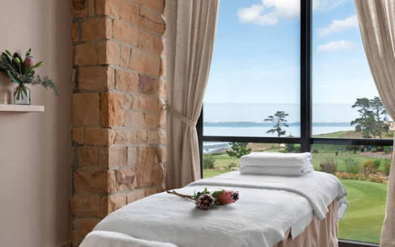 Arabella Hotel Indulgence Special! Stay, Dine & Spa: 1 Night for 2 + Dinner at Jamani to value of R900 + Breakfast for only R4 199!
