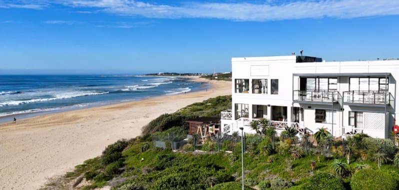 On the Beach Guesthouse & Suites, Jeffreys Bay – 1 night, 2 Pax, Guesthouse Room – from R2 529