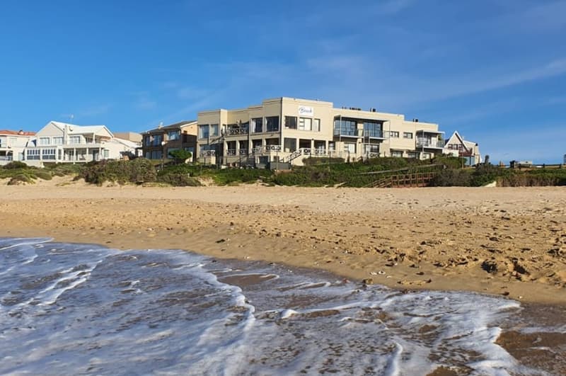 On the Beach Guesthouse & Suites, Jeffreys Bay – 1 night, 2 Pax, Guesthouse Room – from R2 529