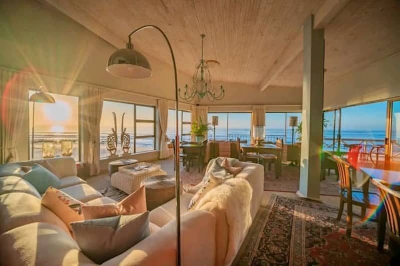 On the Beach Guesthouse & Suites, Jeffreys Bay – 1 night, 2 Pax, Guesthouse Room – from R2 529
