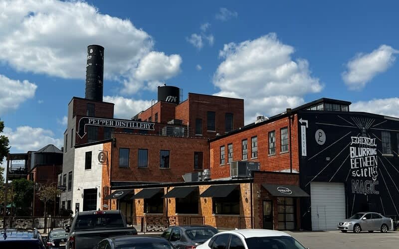 USA 8 Man Golf Tour - Kentucky Bluegrass Golf Trail - Bourbon & Birdies: 7 Nights + Golf on 4 Championship Courses + Private Transfers + 4 Bourbon Distillery Experiences and a Thorougbred Racing Experience