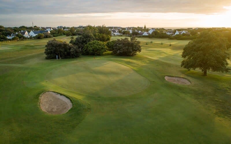 St Francis Bay Golf Club: 4-Ball + Shared Cart For Only R2 799!