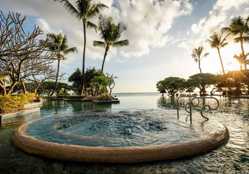 Sale! 5* La Pirogue Spa & Resort , Mauritius: 5 Nights Luxury Stay + Breakfast + Dinner + Flights from R37 800 per Person Sharing