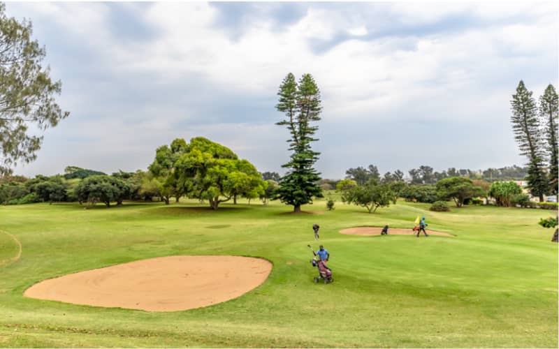 AMANZIMTOTI GOLF CLUB: 2 Ball PLUS CART for just R719,99!