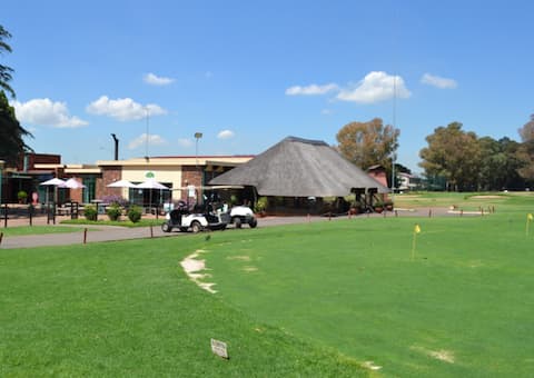 ROYAL OAK COUNTRY CLUB: 4-Ball Deal for just R699,99