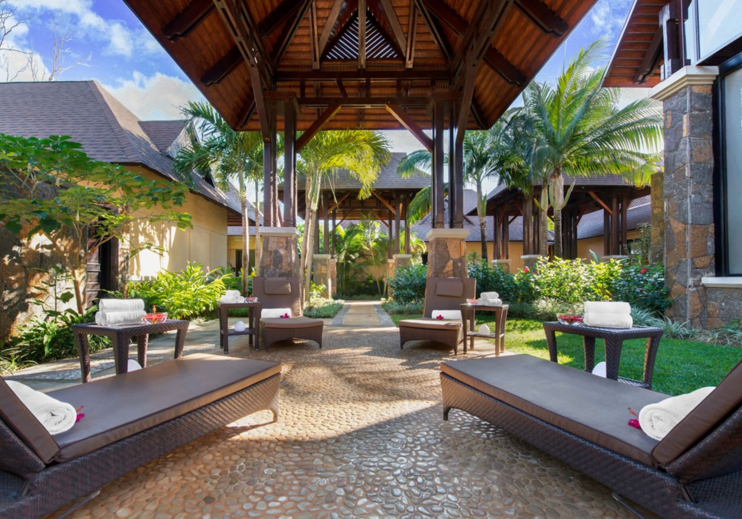 5* WESTIN TURTLE BAY, Mauritius - 7 Night Luxury Stay - Breakfast & Dinner + Flights from R36 215 pps!