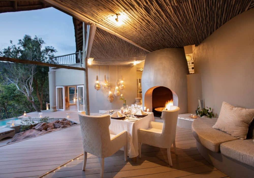 CLIFFTOP Exclusive Safari Hideaway, Welgevonden Private Game Reserve- 1 Night Luxury MIDWEEK Stay for 2 + 3 Meals + Selected Drinks + 2 Daily Safaris!