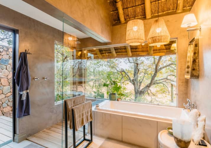 THORNYBUSH GAME LODGE- 1 Night 5* Luxury ALL-INCLUSIVE Stay + Game Drives for 2 For R10 599 Per Person, Per Night!