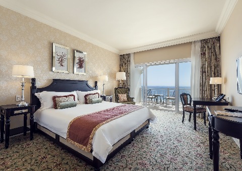 Boardwalk Casino & Entertainment World: 2 Night Stay for 2 People Sharing Including Breakfast + 2 Rounds with Shared Carts 
