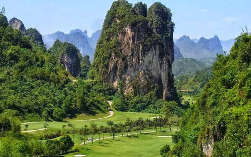 Central Vietnam Golf & Cultural Journey: 11 Nights (12 Days) + Golf on 4 courses & more from R76 299 pp sharing