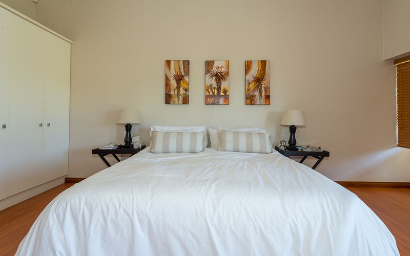 White River Golf Tour: 3 Nights Self-Catering Stay for 8 people + 1 Round at White River + 1 round at Skukuza + Shared Cart!