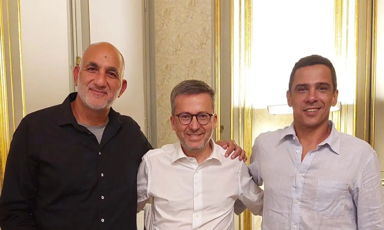 man1, man2, man3, smiling, indoors