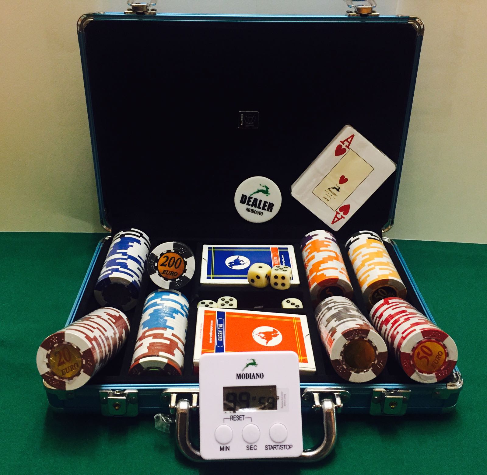 valigetta con carte e fiches da poker valigetta con carte e fiches da poker