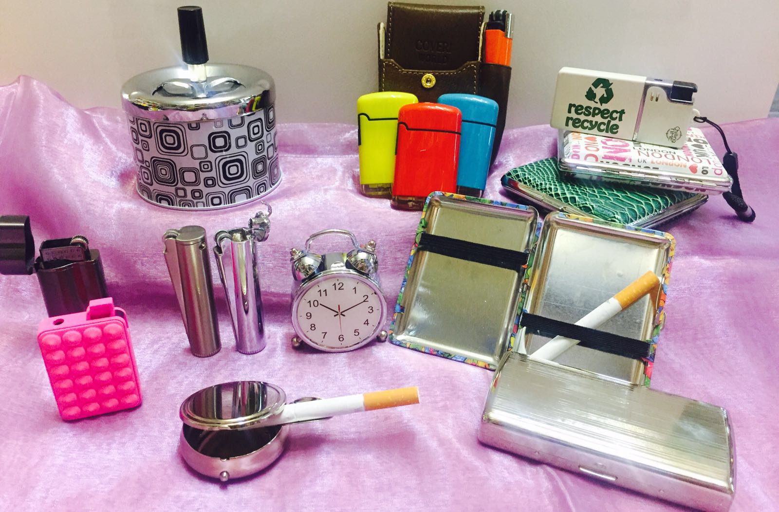 Portasigarette portacenere e accendini Portasigarette portacenere e accendini