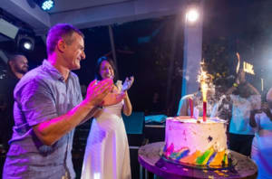 Aniversário de Luigi reúne mais de 2000 pessoas em uma verdadeira Festa da Diversidade 8 Aniversário de Luigi Rotunno ele e a esposa